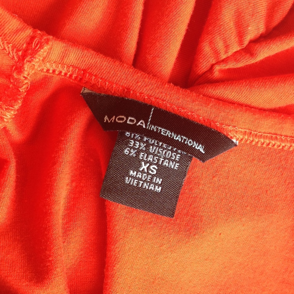 Red Top With Open Back And Scrunched Detail H039 - image 8